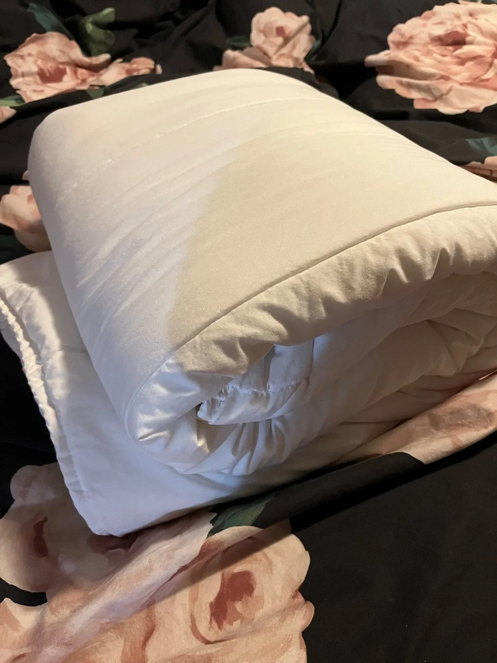 IKEA ~ White Comforter~ STJARNBRACKA~ Twin 80x58”